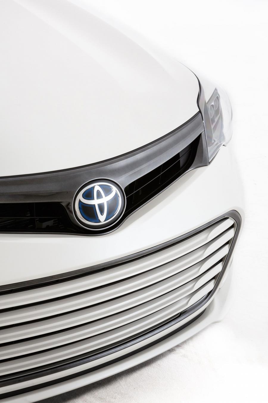 Детали экстерьера Toyota Avalon HV Edition 2012 года  (фото 9 из 11)